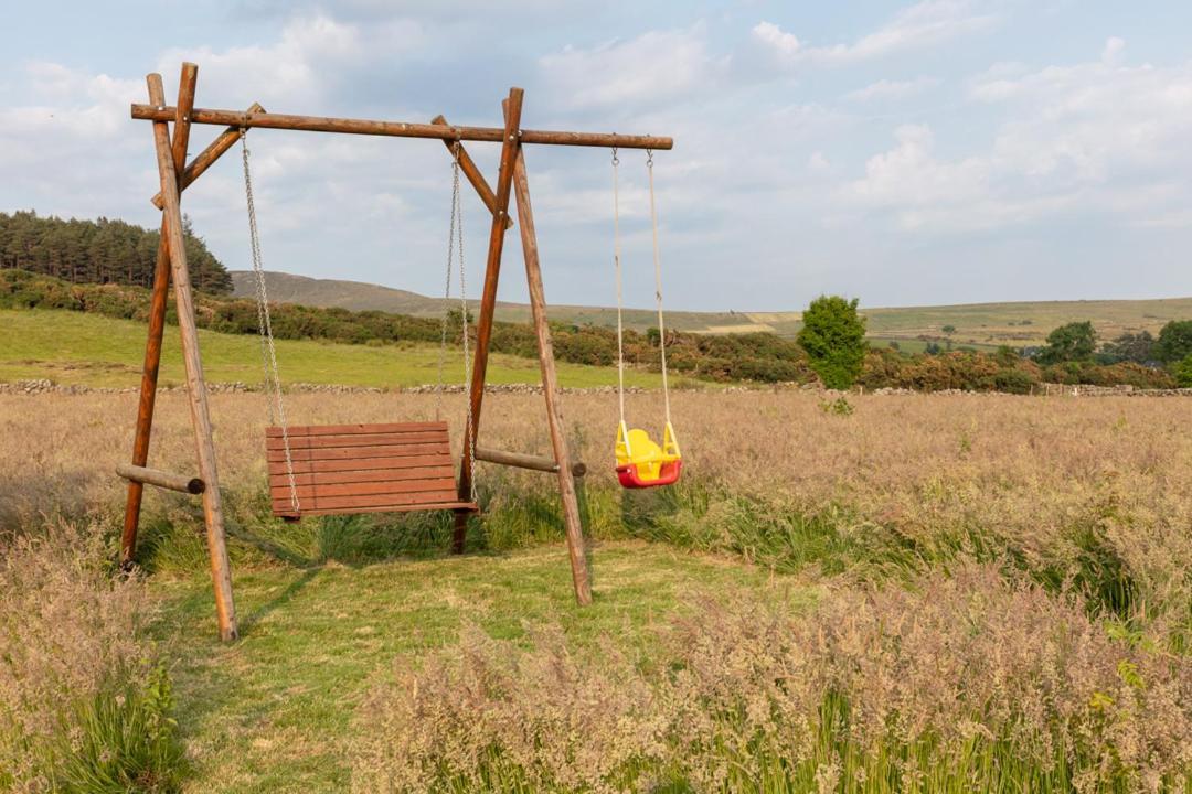 ホテル Oakwood Glamping Mourne Mountains Moyad エクステリア 写真