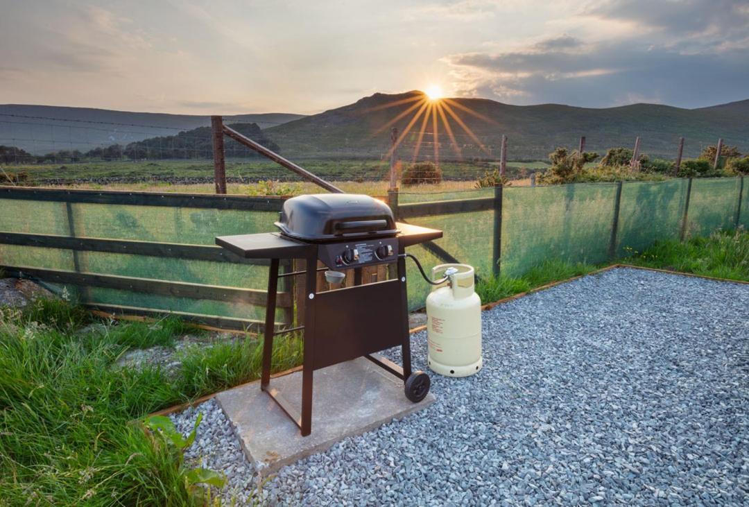 ホテル Oakwood Glamping Mourne Mountains Moyad エクステリア 写真